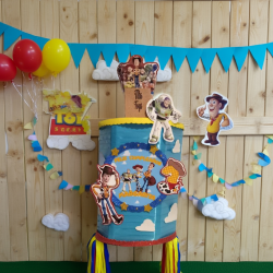 Piñata Tornado Toy Story